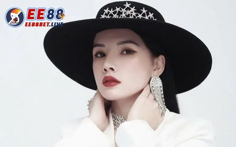 Hoàng Mai Hy là tác giả trẻ đã xây dựng thương hiệu EE88